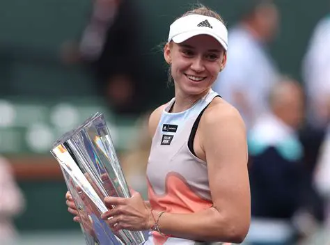 Elena Rybakina: Mengungkap Kekuatan Tenis yang Menggemparkan Dunia