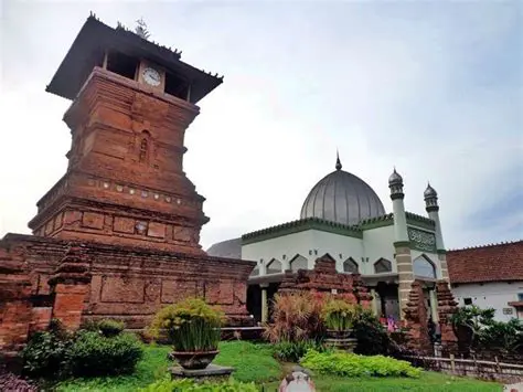 Ukiran Tumbuhan pada Arsitektur Islam